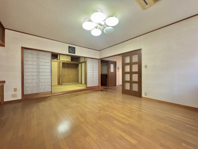 土浦市中村南中古戸建の居間・リビング