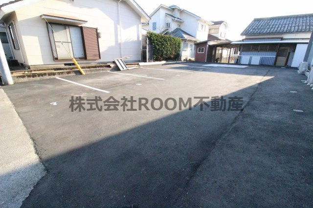 ソラティオⅡの駐車場|車をお持ちの方に嬉しい駐車場付きの物件です