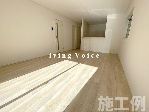 【居間・リビング】 | 【仲介手数料０円】海老名市国分寺台第16　新築一戸建て　2号棟　全2棟 | 海老名市国分寺台第16　新築一戸建て　全2棟