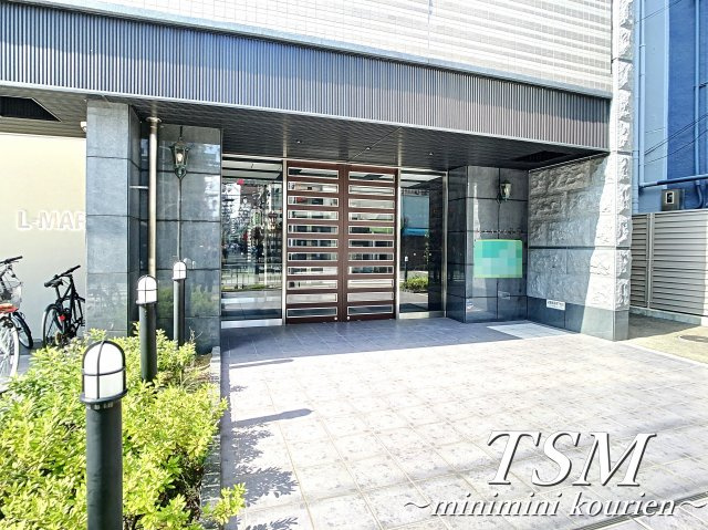 シェリロ香里園のエントランス