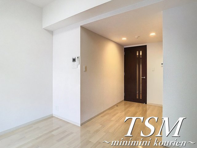 シェリロ香里園の居間・リビング