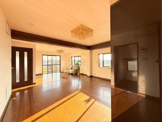 荻野1丁目の居間・リビング|3階LDK