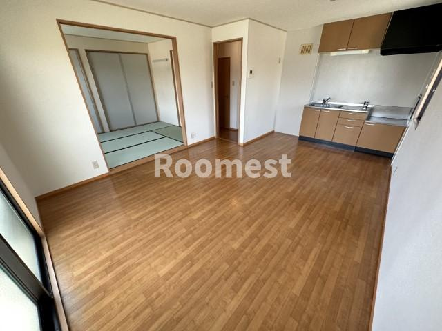 カーサフィオーレA棟の居間・リビング|ゆったり過ごせる居間です