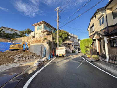 【前面道路含む現地写真】 | 吹田市千里丘中　売り土地