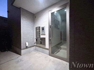 【エントランス】 | Katze中村公園(カッツェナカムラコウエン) | 建物の内部です