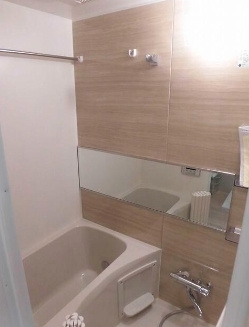 【浴室】 | セレーノ上高田 | 浴室乾燥機付きバス。