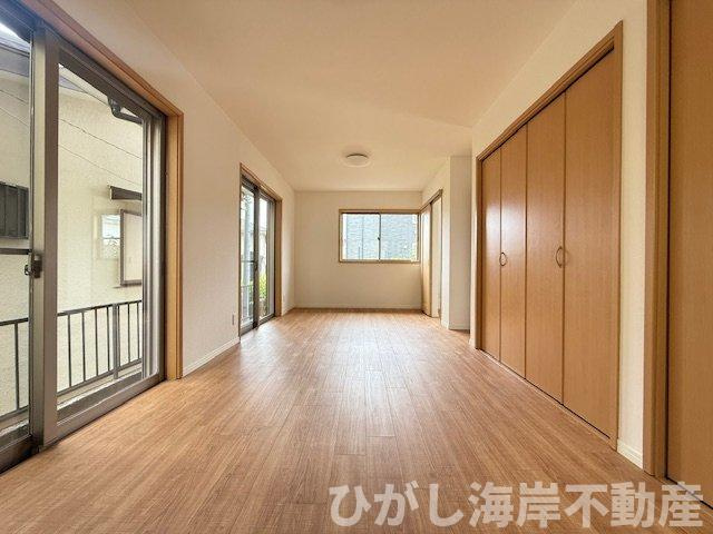 茅ヶ崎市西久保　中古戸建の寝室|新規リフォーム完了！　11帖　納戸