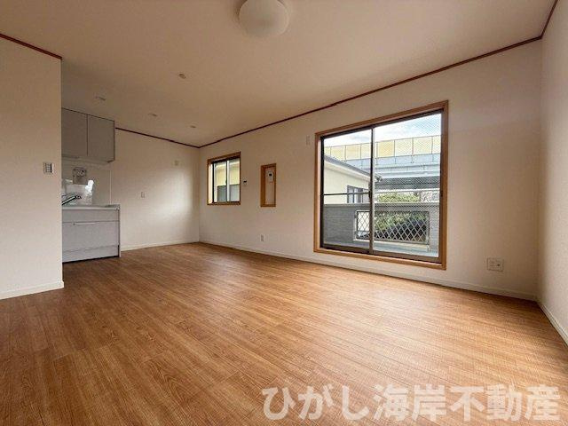 茅ヶ崎市西久保　中古戸建のダイニング|新規リフォーム完了！　13帖　LDK