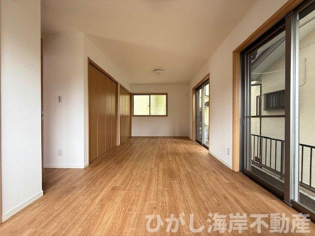 茅ヶ崎市西久保　中古戸建の内装|新規リフォーム完了！　11帖　納戸
