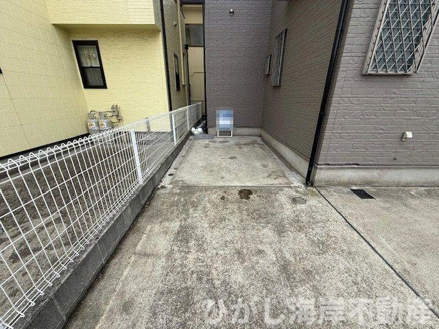 茅ヶ崎市西久保　中古戸建の庭|駐車スペース