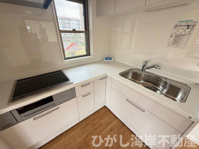 茅ヶ崎市西久保　中古戸建のキッチン|新規リフォーム完了！　食洗器付きシステムキッチン