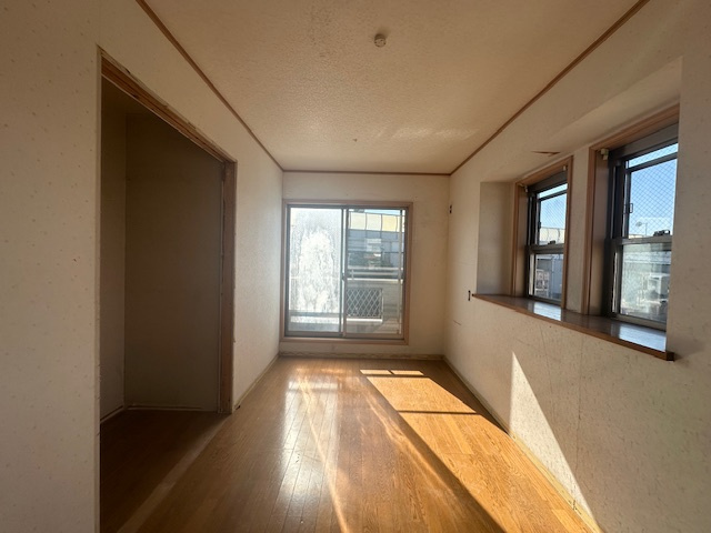 茅ヶ崎市西久保　中古戸建の浴室|12月6日撮影　新規リフォーム中　浴室乾燥機付きユニットバス