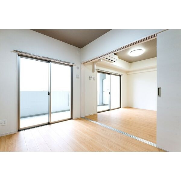 三島マンション博多駅東の居間・リビング