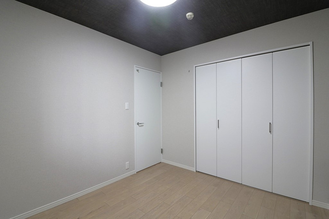 【子供部屋】 | あべのドルチェ | 【北側：洋室5.2帖】クローゼット完備です♪