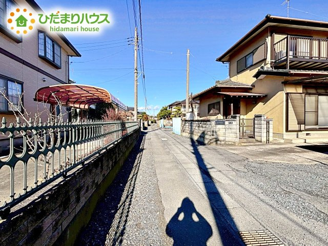 【前面道路含む現地写真】 | 茨城町長岡　中古戸建 | 前面道路は車通りが少なくお車の運転が苦手な方も安心です！