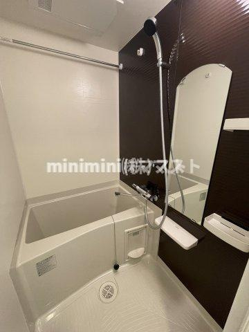 Luxe大阪城南の浴室