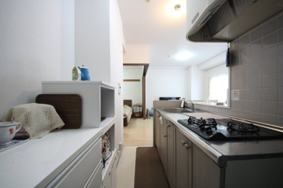 【キッチン】 | カネボウ琵琶湖アーバンプラザ | キッチン奥からの見た目