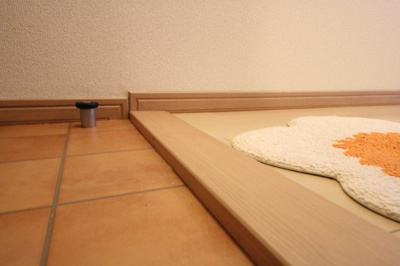 【玄関】 | カネボウ琵琶湖アーバンプラザ | 玄関と廊下は低めの段差です