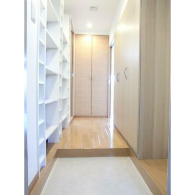 【玄関】 | ルボワ平喜 | 明るい玄関です