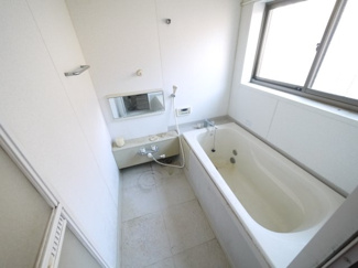 【浴室】 | 東金市極楽寺　中古戸建 | 平成7年11月築 4LDK+WIC駐車3台可能 物置付 北西・東南角地周りに家がなく静かな環境です