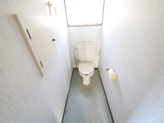 【トイレ】 | 東金市極楽寺　中古戸建 | 平成7年11月築 4LDK+WIC駐車3台可能 物置付 北西・東南角地周りに家がなく静かな環境です