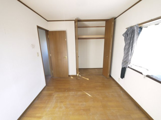 【洋室】 | 東金市極楽寺　中古戸建 | 平成7年11月築 4LDK+WIC駐車3台可能 物置付 北西・東南角地周りに家がなく静かな環境です