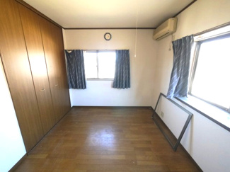 【洋室】 | 東金市極楽寺　中古戸建 | 平成7年11月築 4LDK+WIC駐車3台可能 物置付 北西・東南角地周りに家がなく静かな環境です