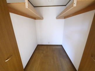 【収納】 | 東金市極楽寺　中古戸建 | 平成7年11月築 4LDK+WIC駐車3台可能 物置付 北西・東南角地周りに家がなく静かな環境です