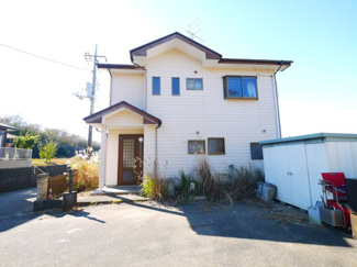 【駐車場】 | 東金市極楽寺　中古戸建 | 平成7年11月築 4LDK+WIC駐車3台可能 物置付 北西・東南角地周りに家がなく静かな環境です