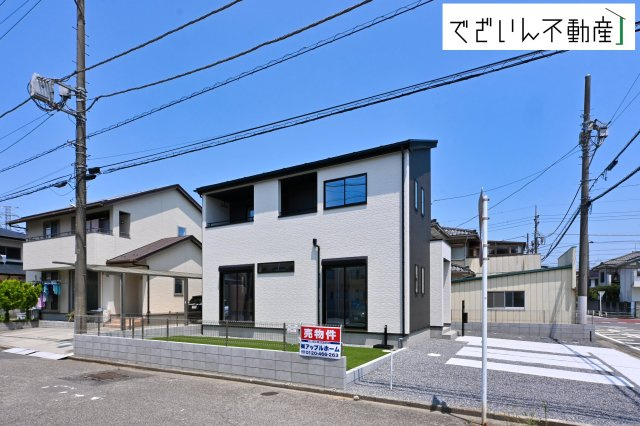 【外観】 | GRAFARE 熊谷市肥塚　新築住宅 | 安心して暮らせる利便性と、子どもを安心して育てられる穏やかな住環境が魅力です。
現地(2026年7月撮影)