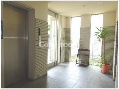 【ロビー】 | ベルデュール楓 | 雰囲気のあるロビーです