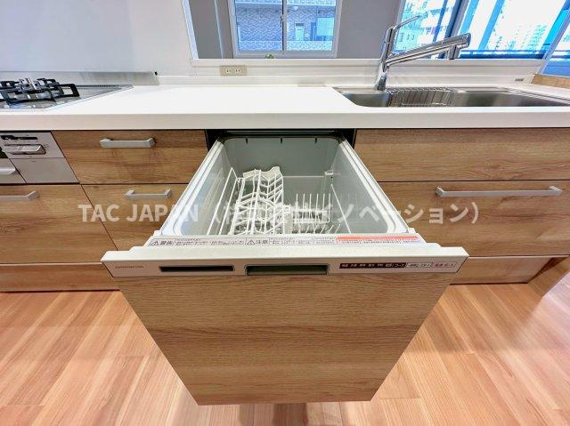 ダイアパレス西巣鴨Ⅱのキッチン|【ビルトイン食器洗浄乾燥機】
食事の時間がバラバラでも最後の人がスイッチを入れれば洗い物が完了。家事の時短に大活躍