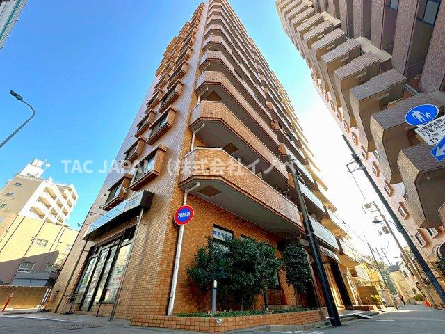 ダイアパレス西巣鴨Ⅱの外観|西巣鴨駅から徒歩4分！利便性に優れ歴史が色づく巣鴨の街並みのなかで「ダイアパレス西巣鴨Ⅱ」は築後33年の時を経ても色褪せることなく存在感をアピールしています。