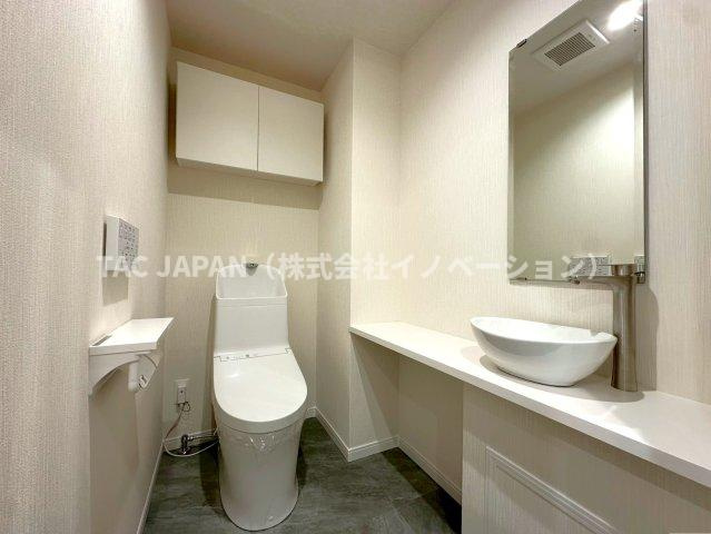 ダイアパレス西巣鴨Ⅱのトイレ|狭すぎず、落ち着きある上質な空間が再現されたお手洗い。