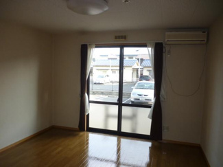 【洋室】 | エステート　ユリA