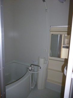 【浴室】 | エステート　ユリA | きれいなお風呂です