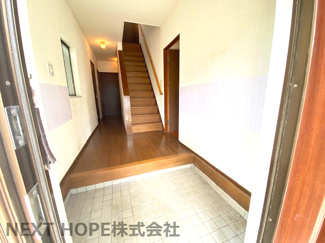 【玄関】 | 豊能町希望ヶ丘5丁目中古戸建 | 広い玄関です♪大き目のシューズBOXも設置できそうですね(^^)
