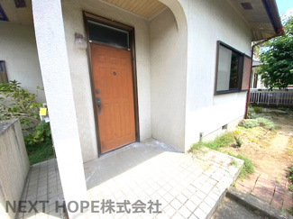 【玄関】 | 豊能町希望ヶ丘5丁目中古戸建 | 玄関前です♪日当たり良好です！！