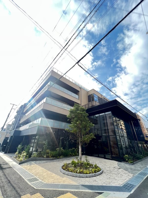 シー・クリサンス西岡本