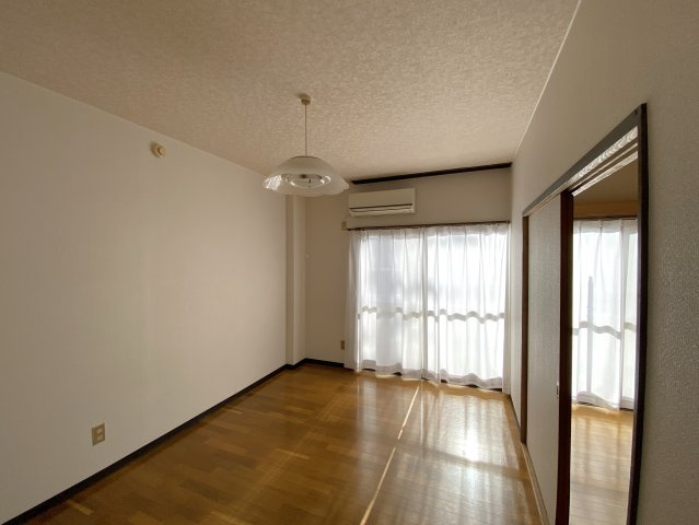 ケイナンマンションの洋室