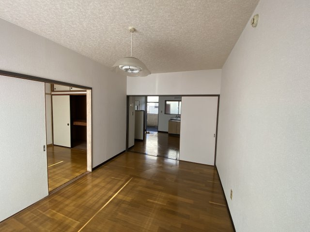 ケイナンマンションの洋室