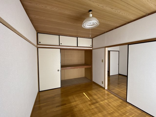 ケイナンマンションの洋室