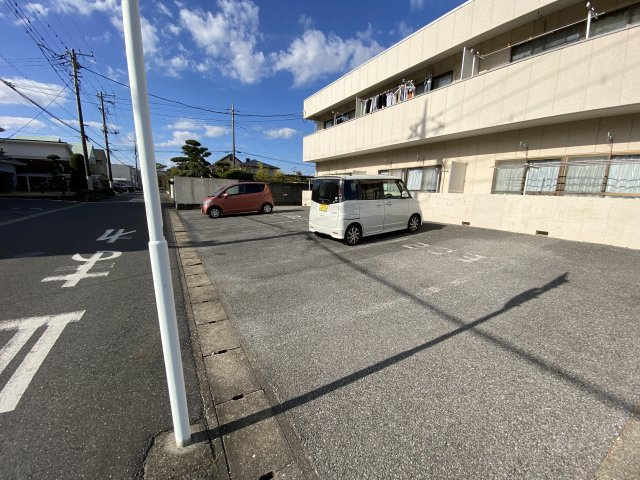 ケイナンマンションの駐車場