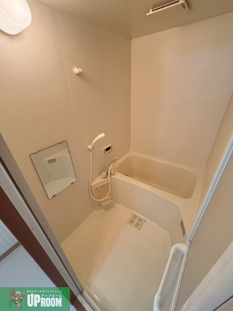 ドミールかみのの浴室