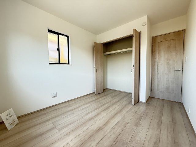 大久保町西島　新築戸建の洋室