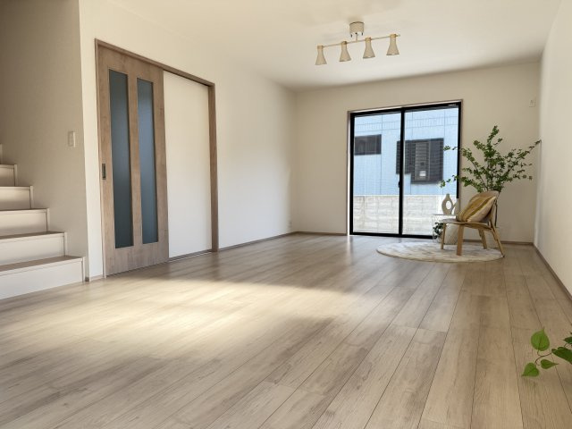 大久保町西島　新築戸建の居間・リビング