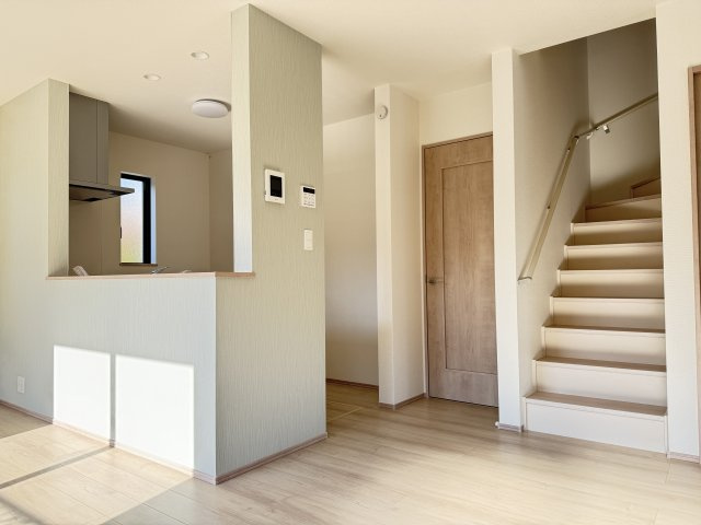 大久保町西島　新築戸建の居間・リビング