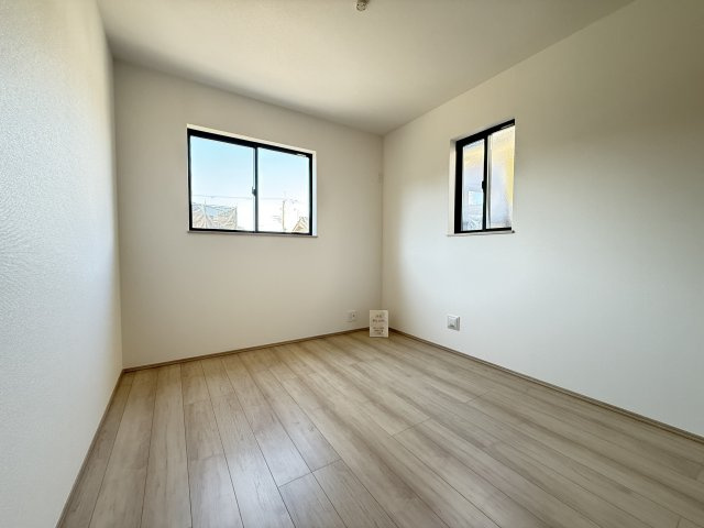 大久保町西島　新築戸建の洋室