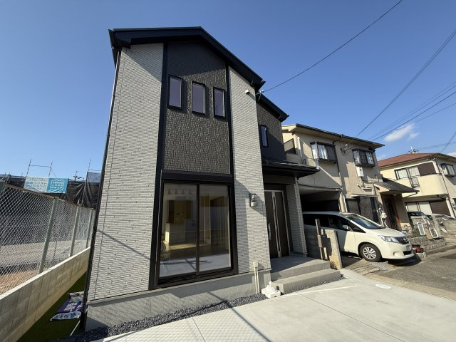 大久保町西島　新築戸建の前面道路含む現地写真