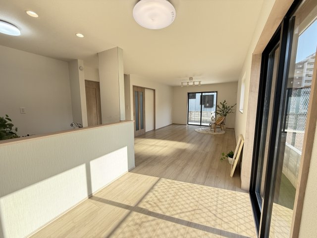 大久保町西島　新築戸建の居間・リビング